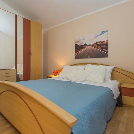 Apartman Ana Лабин Екстериор снимка