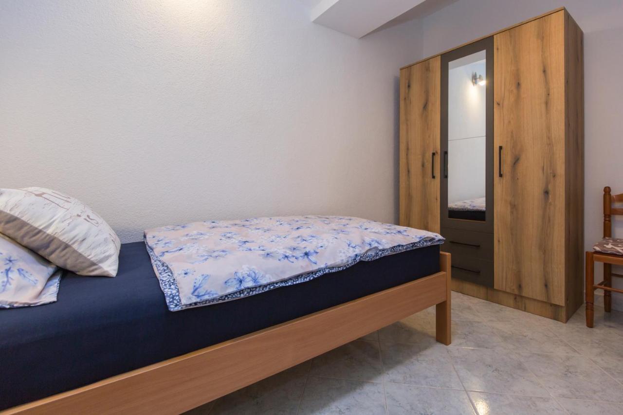Apartman Ana Лабин Екстериор снимка