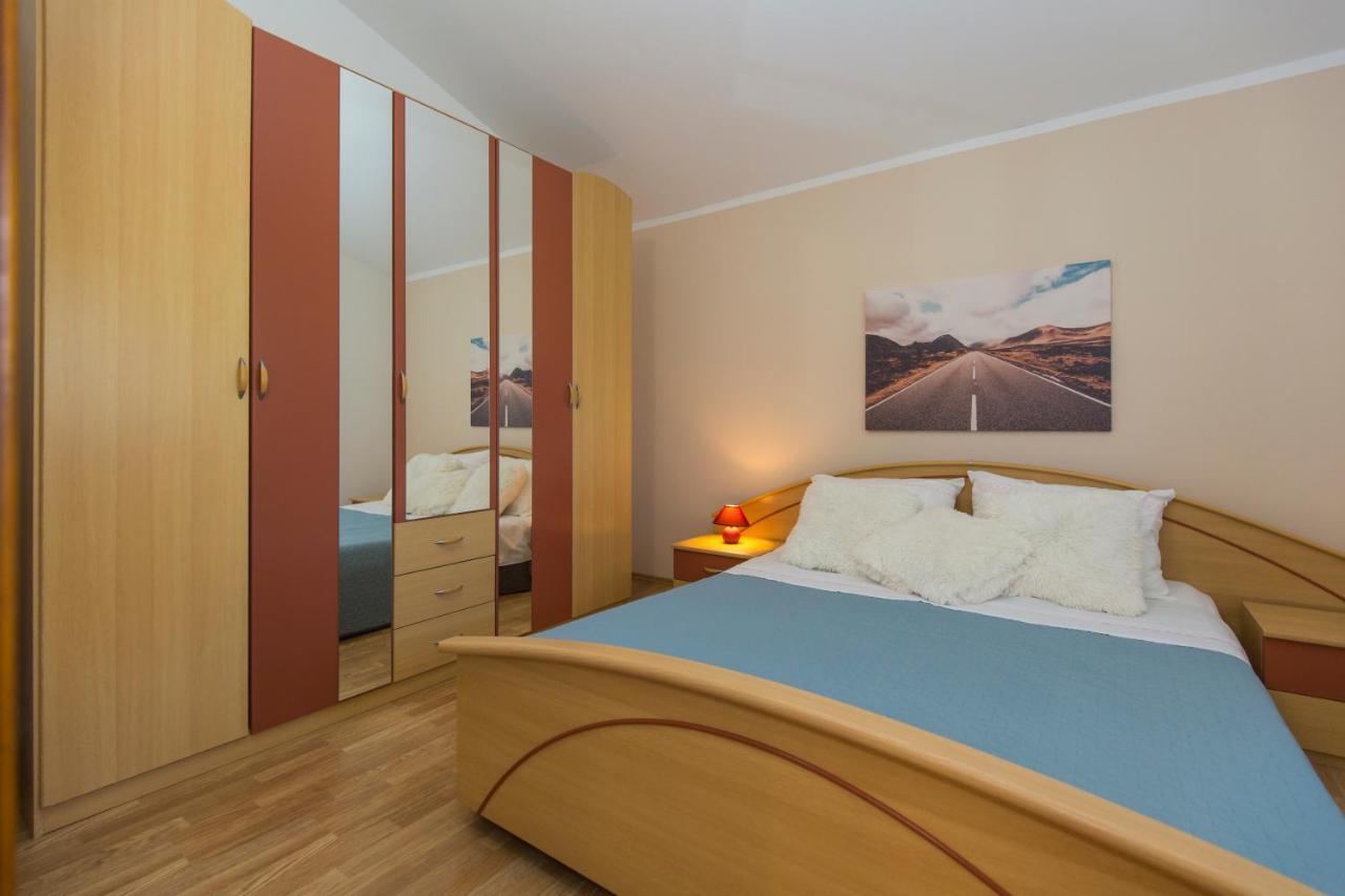 Apartman Ana Лабин Екстериор снимка