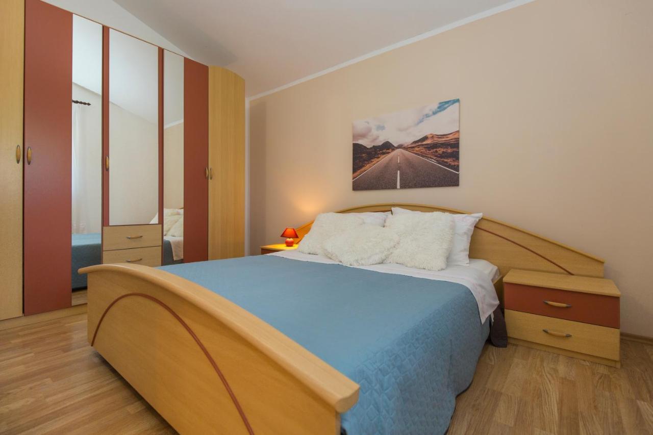 Apartman Ana Лабин Екстериор снимка