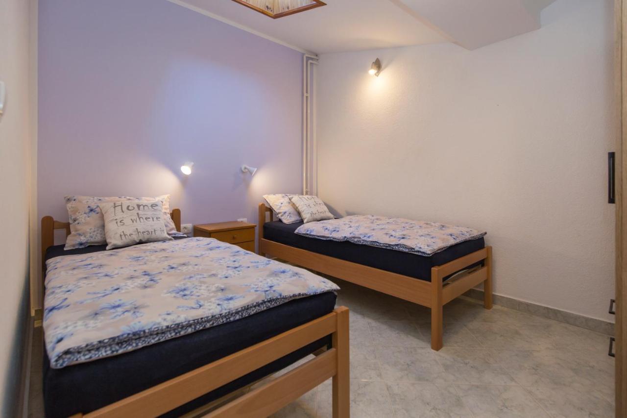 Apartman Ana Лабин Екстериор снимка